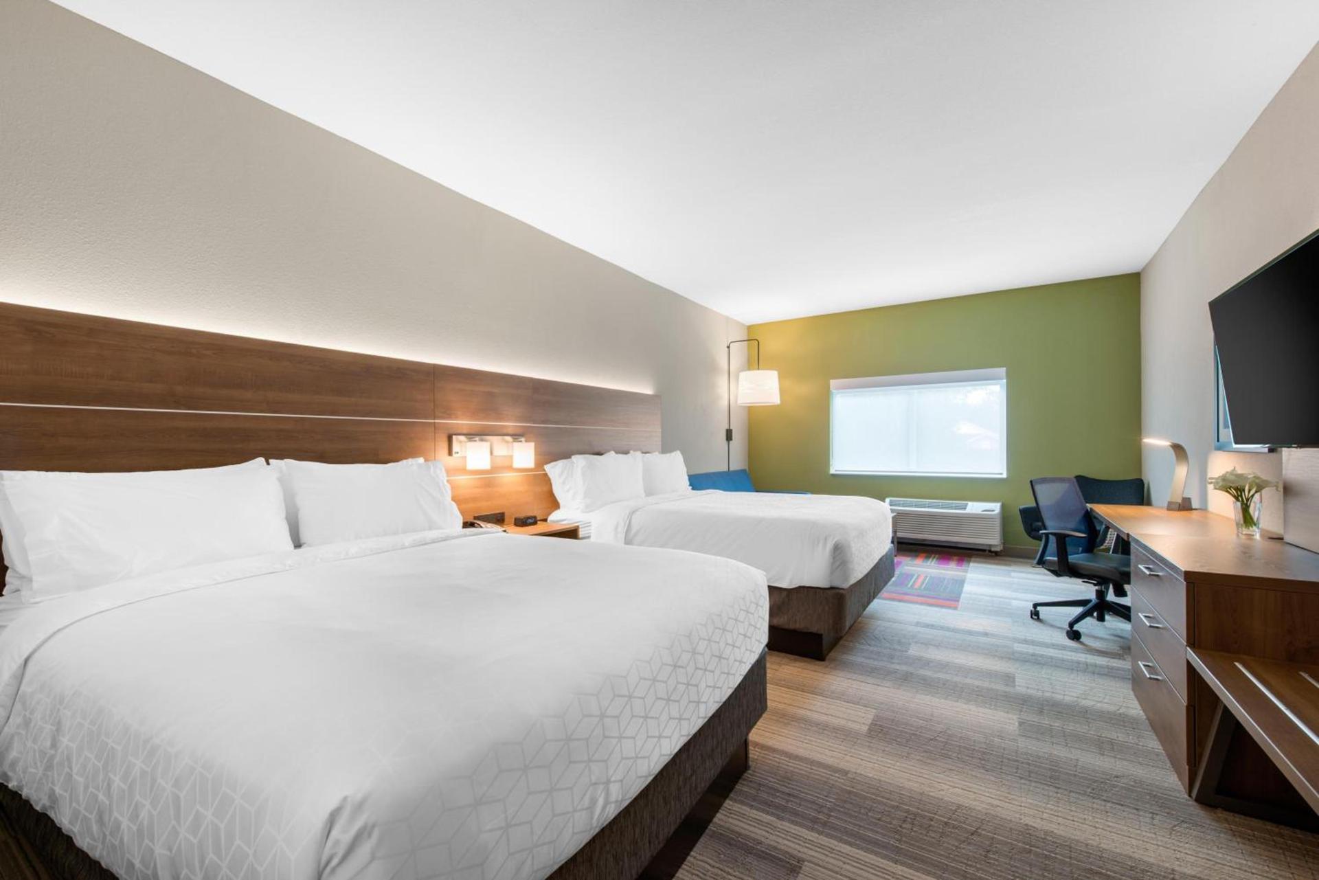 Holiday Inn Express & Suites Alachua - Gainesville Area by IHG photo 40