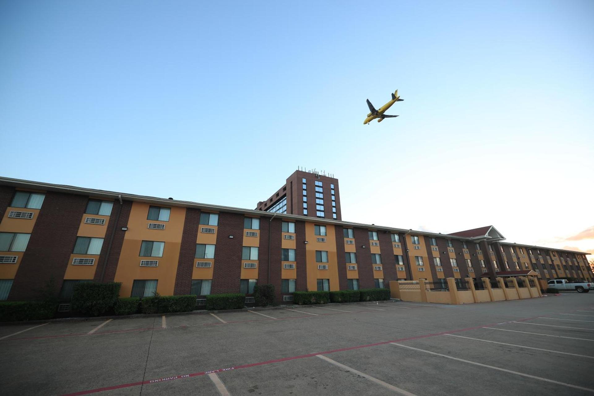 Quality Inn DFW Airport North photo 32
