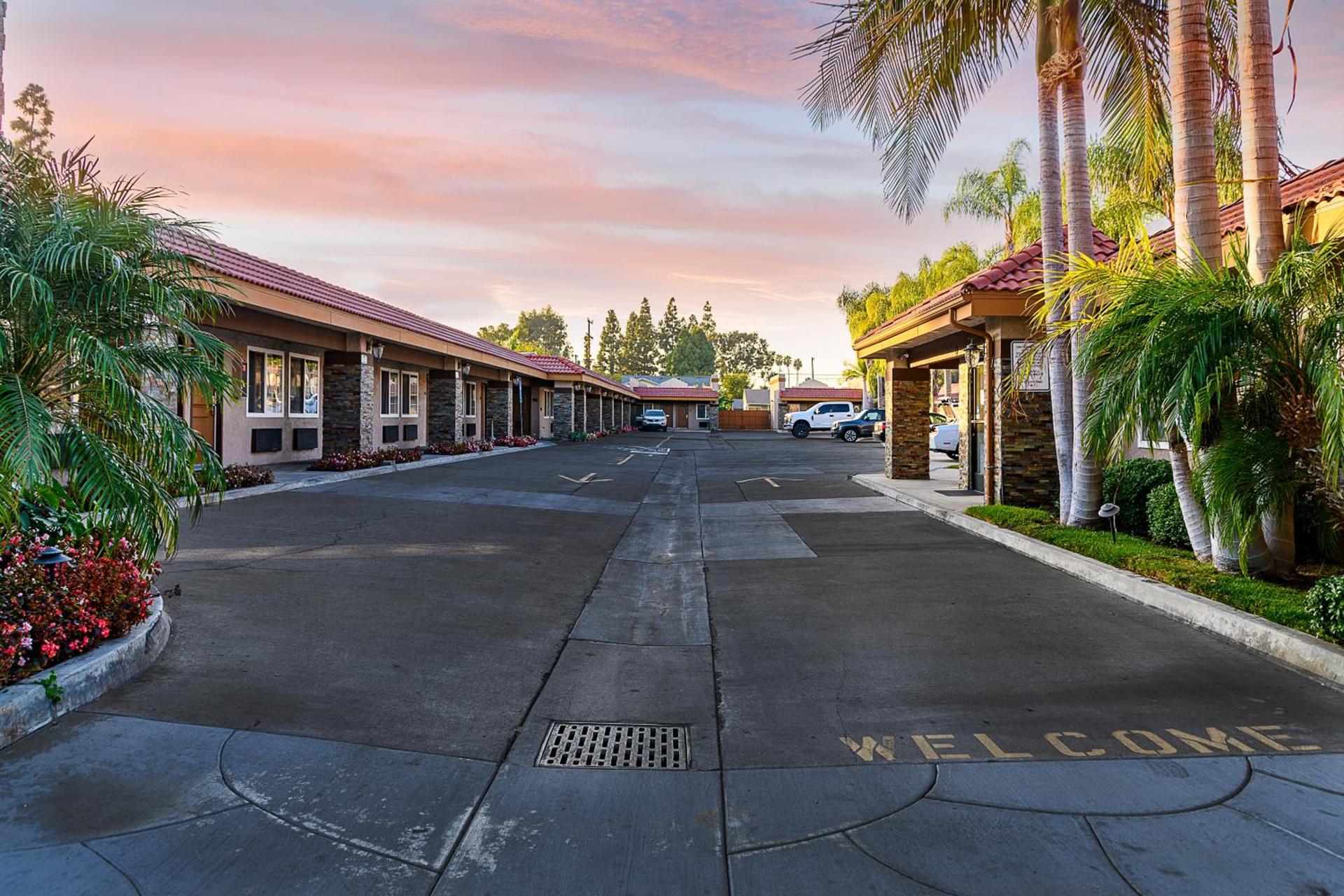Hyland Inn Brea photo 3