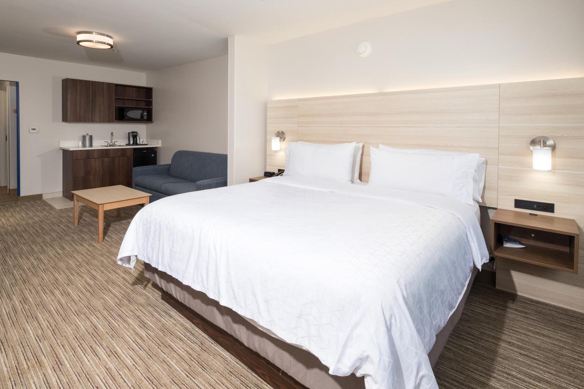 Holiday Inn Express & Suites - Portage by IHG photo 4