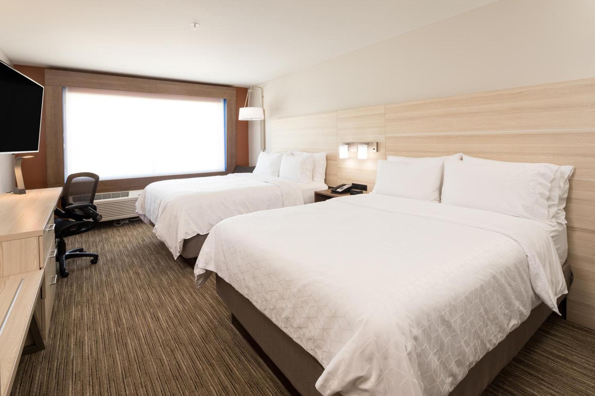 Holiday Inn Express & Suites - Portage by IHG photo 11