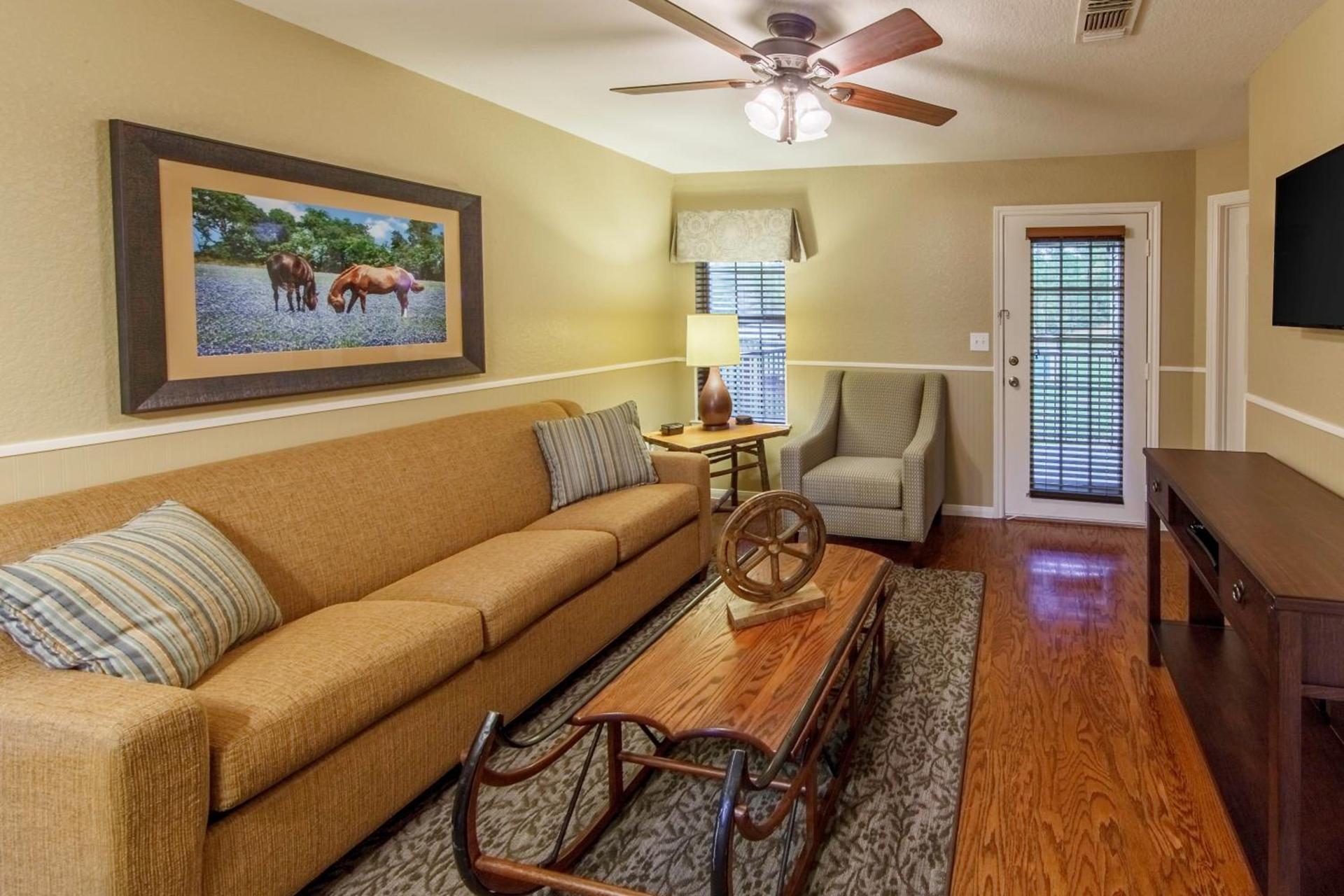 Holiday Inn Club Vacations Piney Shores Resort at Lake Conroe photo 62