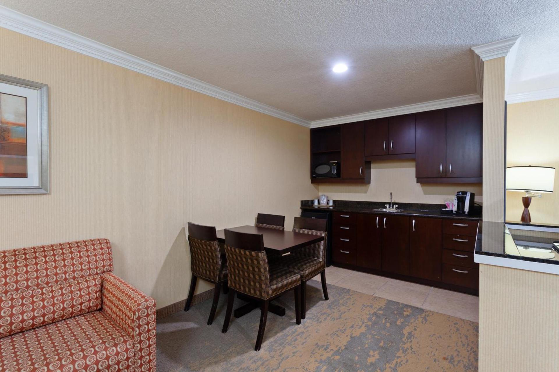 Holiday Inn & Suites San Mateo - SFO by IHG photo 30
