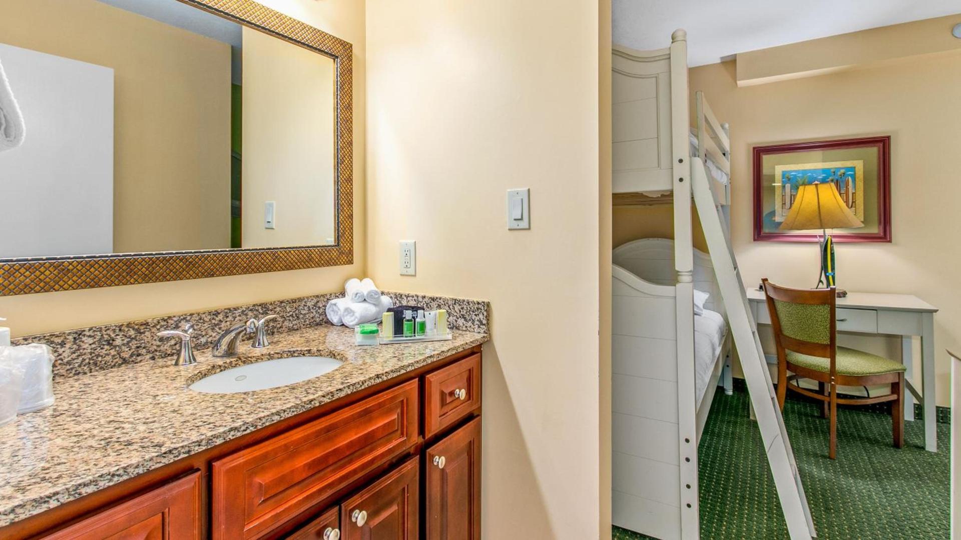 Holiday Inn & Suites Clearwater Beach by IHG photo 10