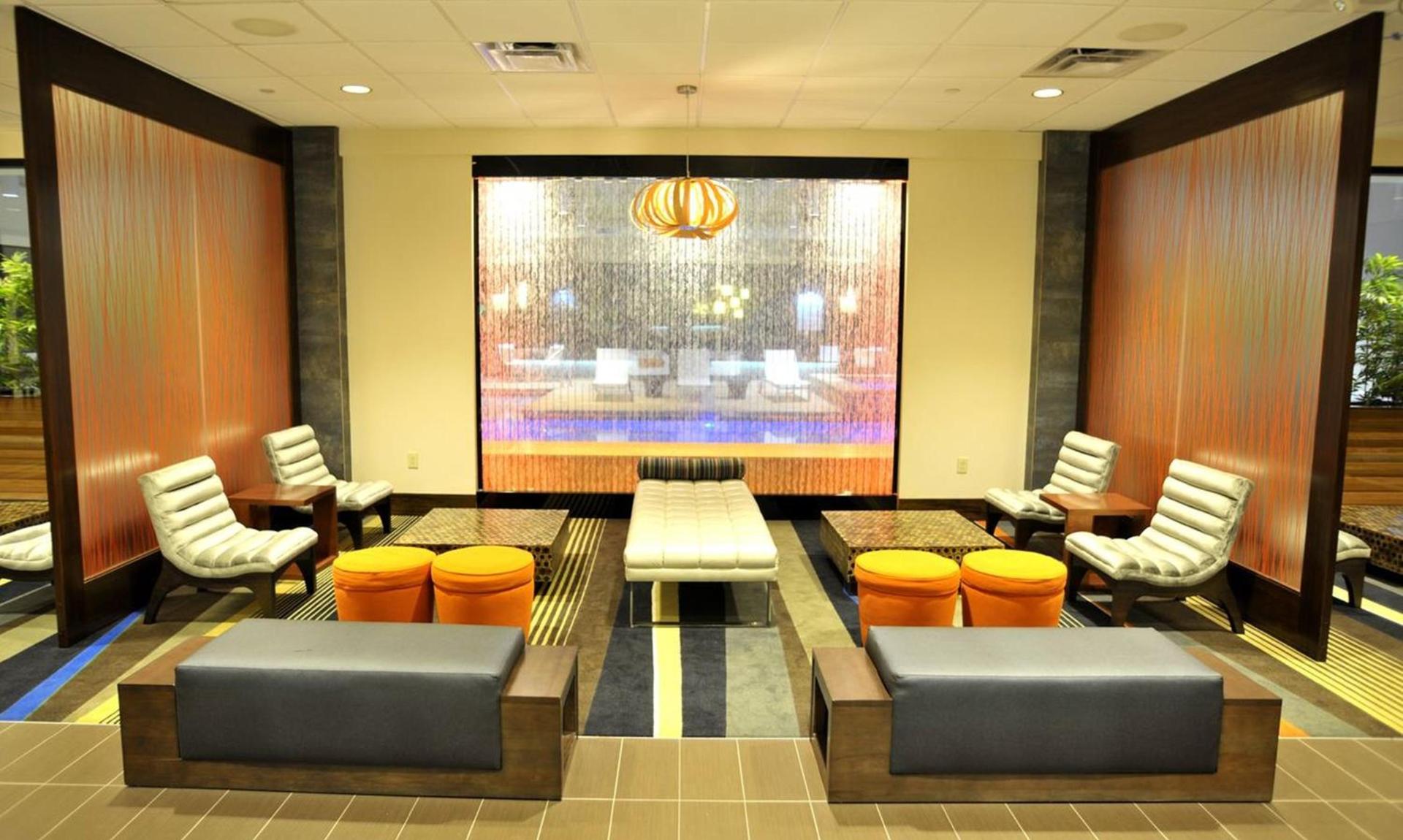 Holiday Inn and Suites Charleston West by IHG photo 18