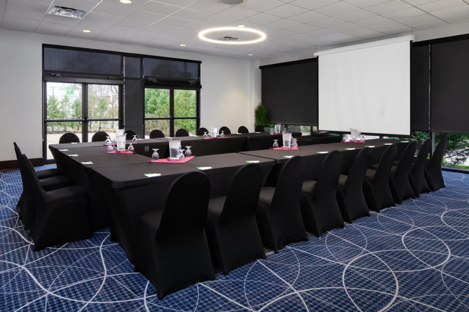 Holiday Inn and Suites Charleston West by IHG photo 20