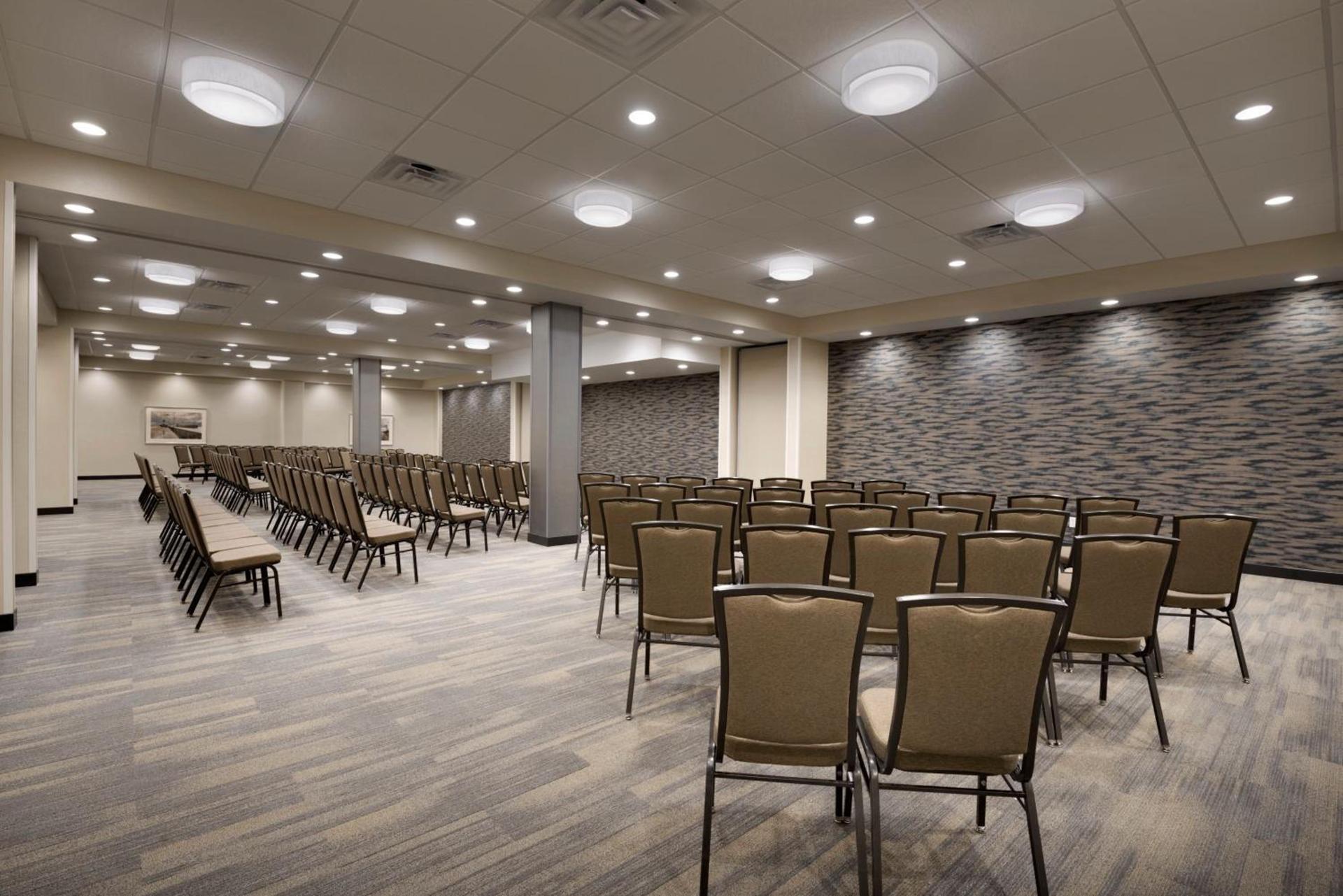 Holiday Inn & Suites Duluth-Downtown by IHG photo 5
