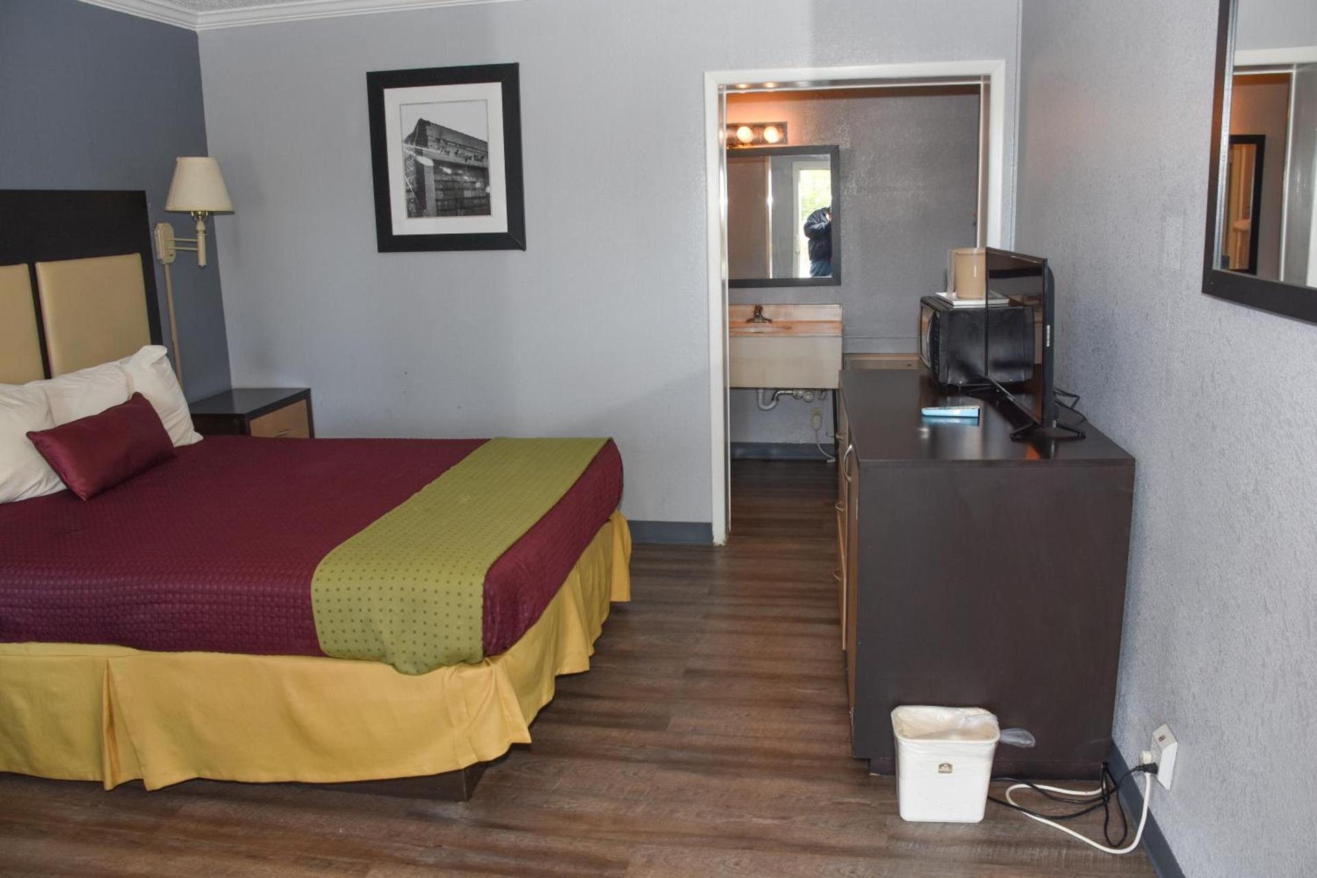 Lake Marion Inn photo 13