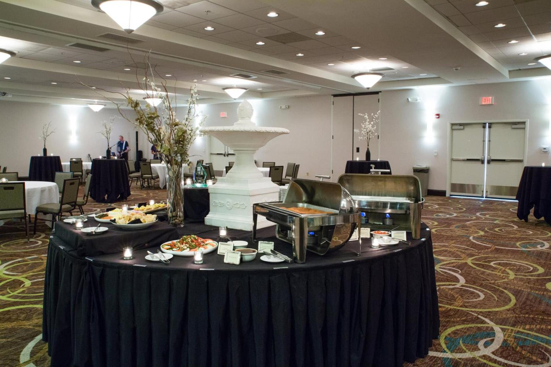 Holiday Inn Hotel & Suites Bloomington Airport by IHG photo 41