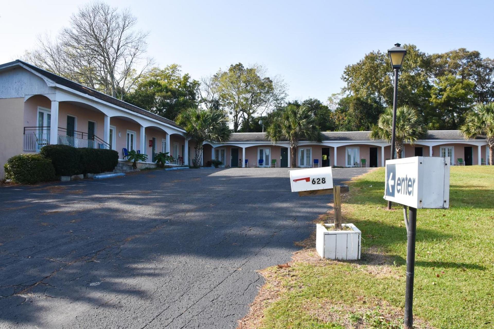 Lake Marion Inn photo 21