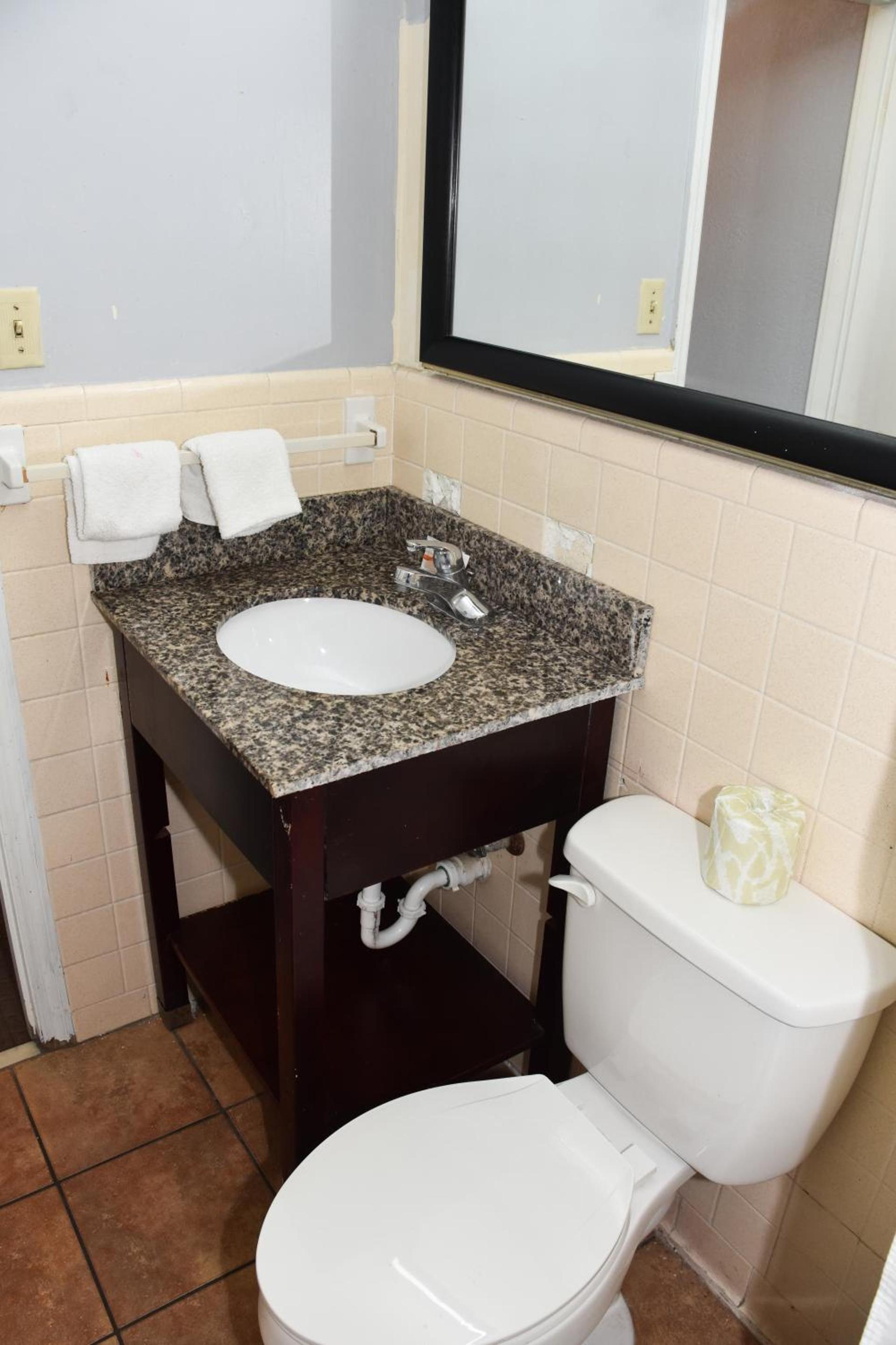 Lake Marion Inn photo 23