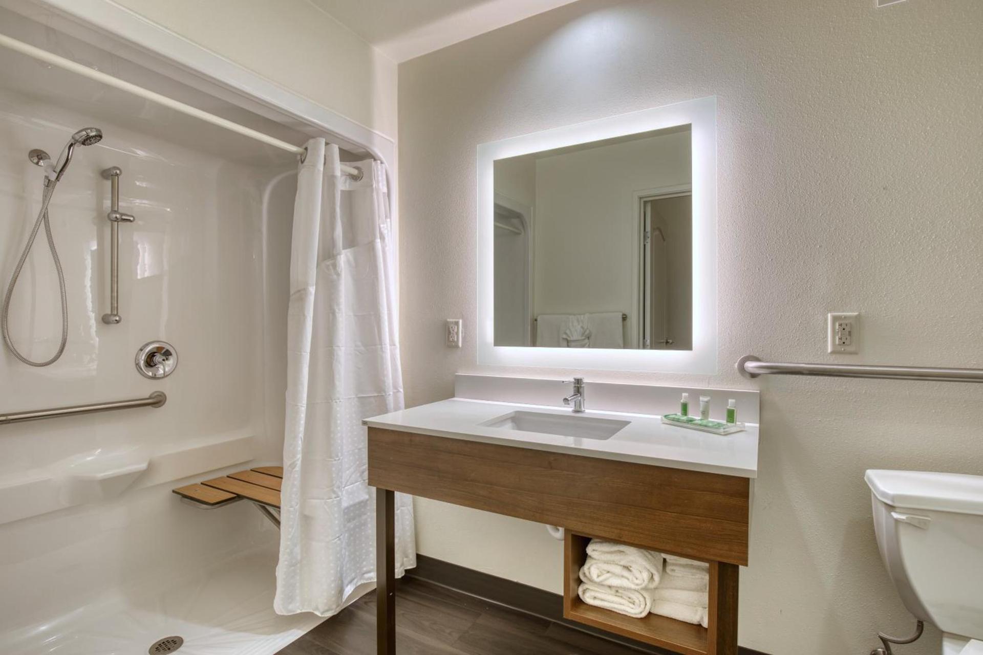 Holiday Inn Hotel & Suites Madison West - Middleton by IHG photo 19