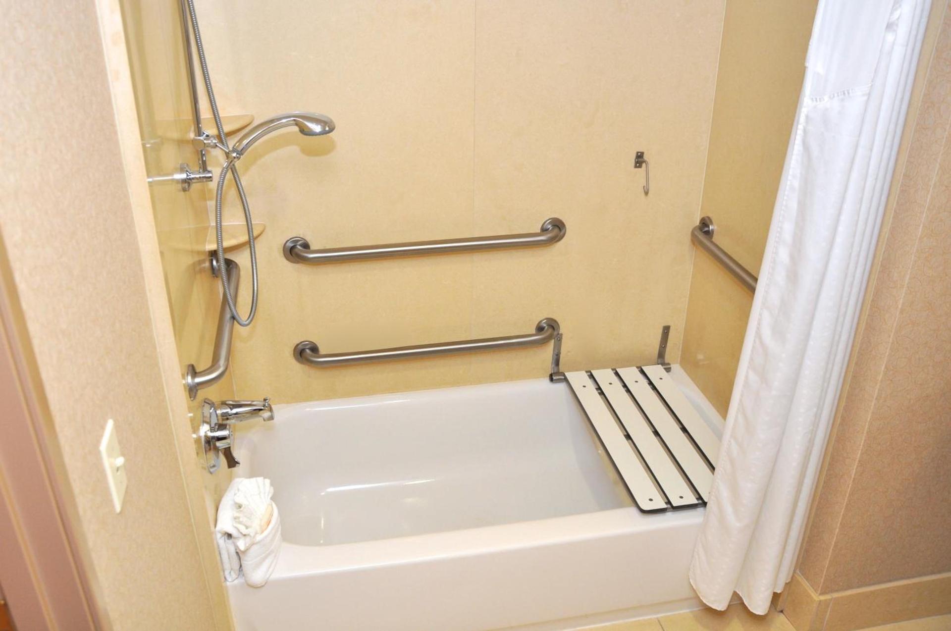 Holiday Inn & Suites Oakland - Airport by IHG photo 41
