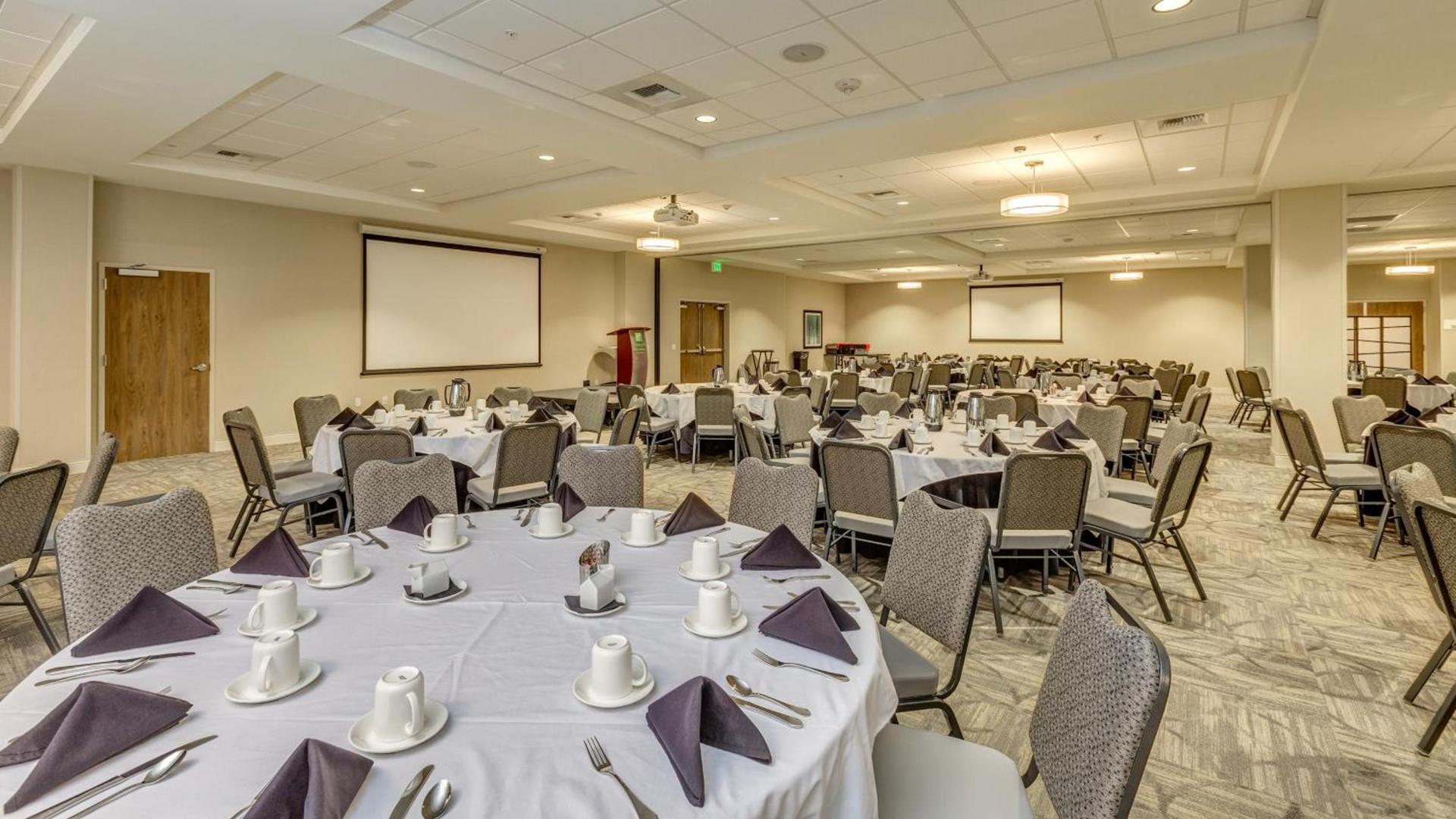 Holiday Inn & Suites Bellingham by IHG photo 48