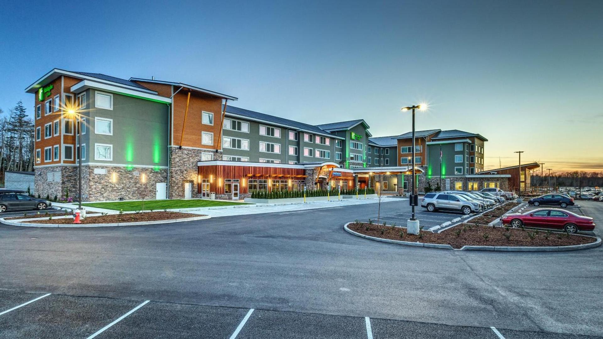 Holiday Inn & Suites Bellingham by IHG photo 40