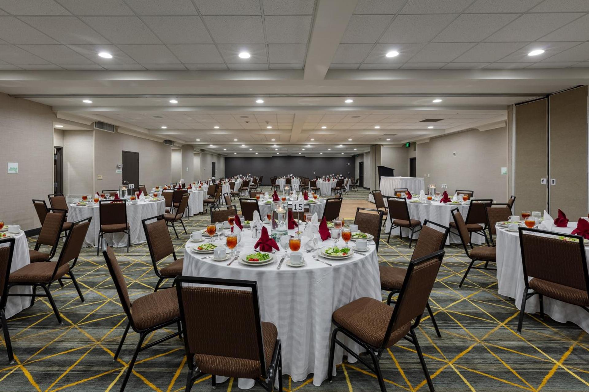 Holiday Inn & Suites Atlanta Airport North by IHG photo 24