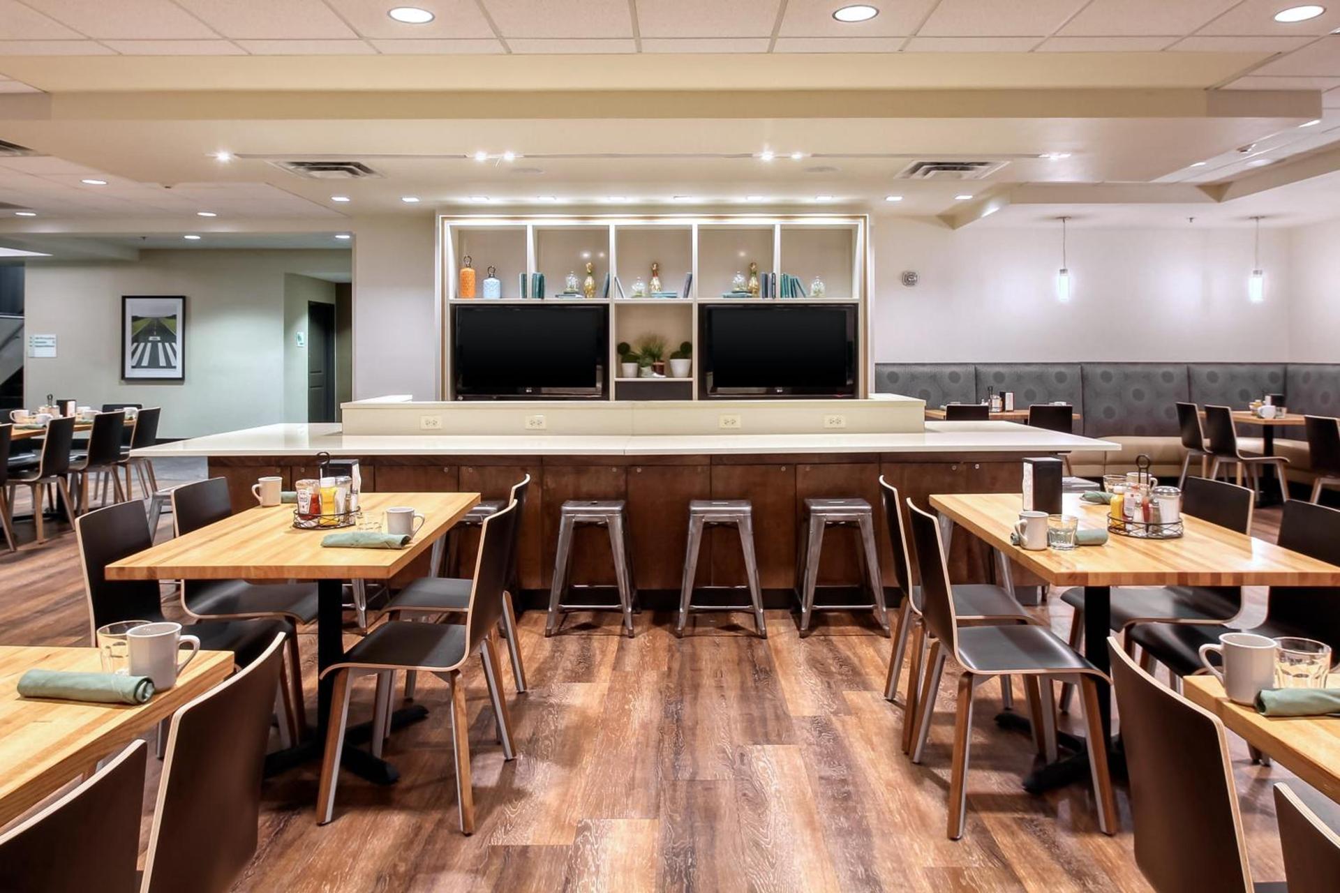 Holiday Inn & Suites Atlanta Airport North by IHG photo 21