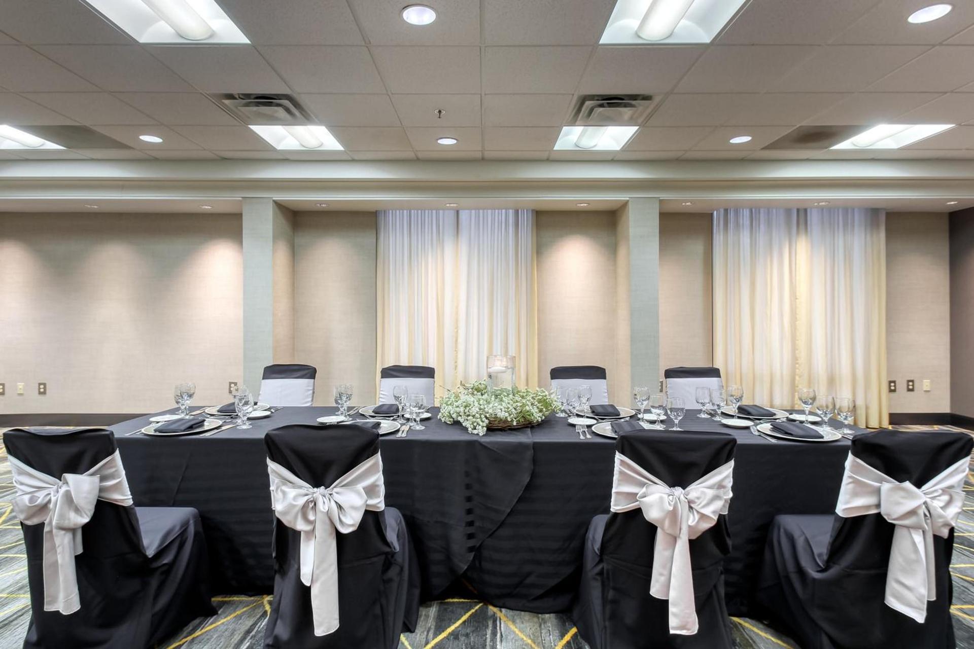 Holiday Inn & Suites Atlanta Airport North by IHG photo 30