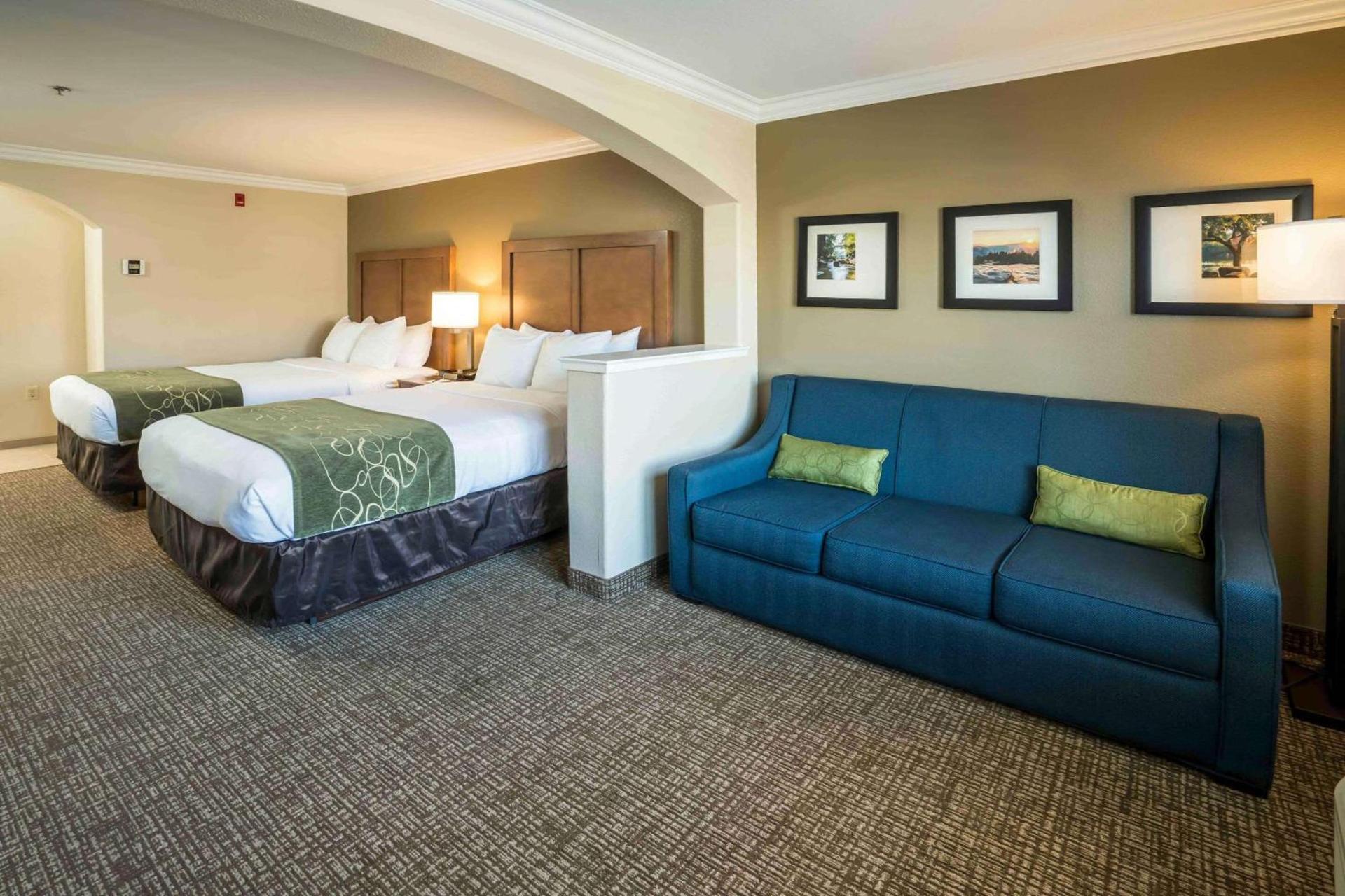 Comfort Suites Fresno River Park photo 13