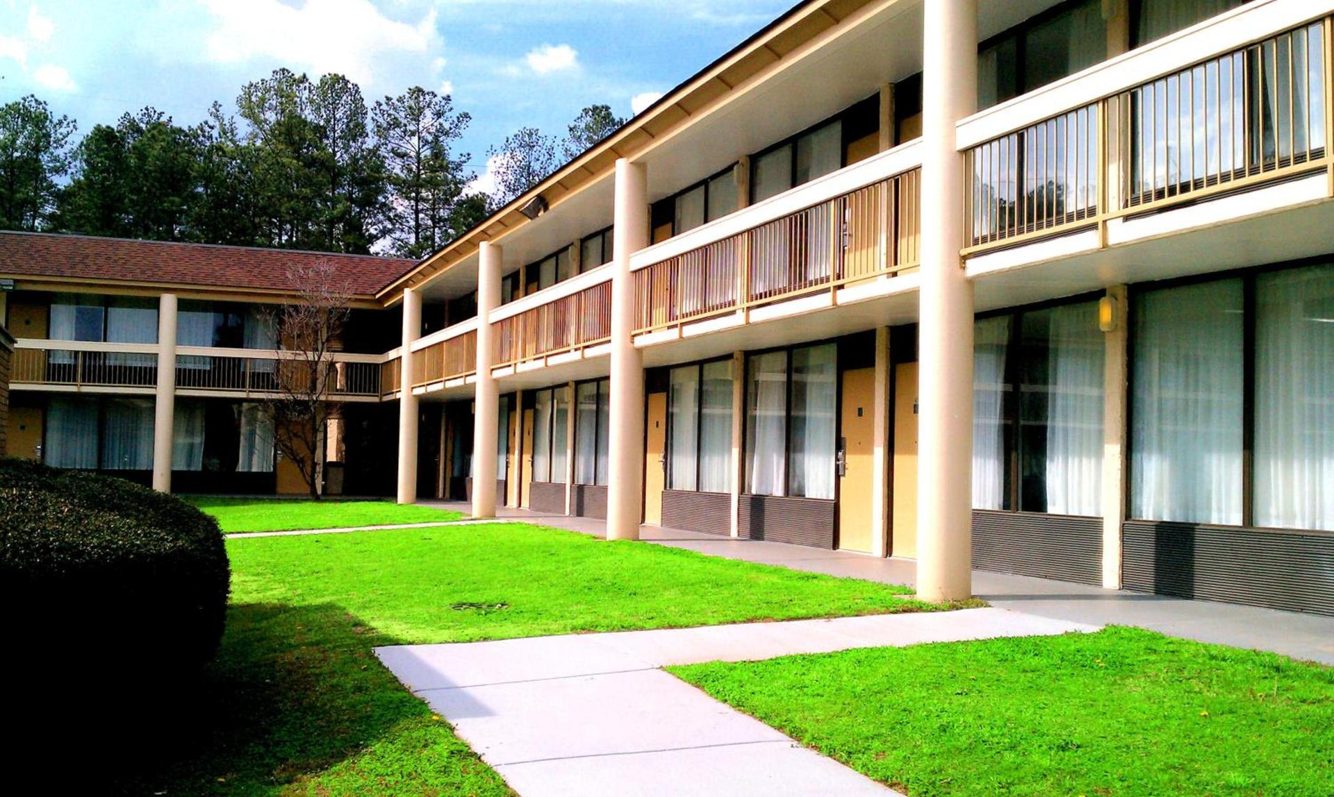 Clarion Inn Southern Pines - Pinehurst photo 36