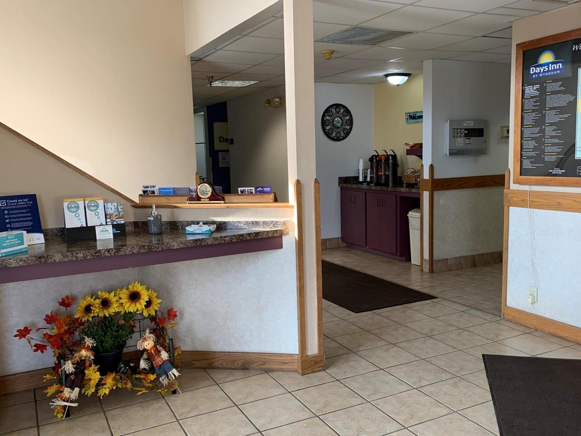 Days Inn by Wyndham Hinckley photo 7
