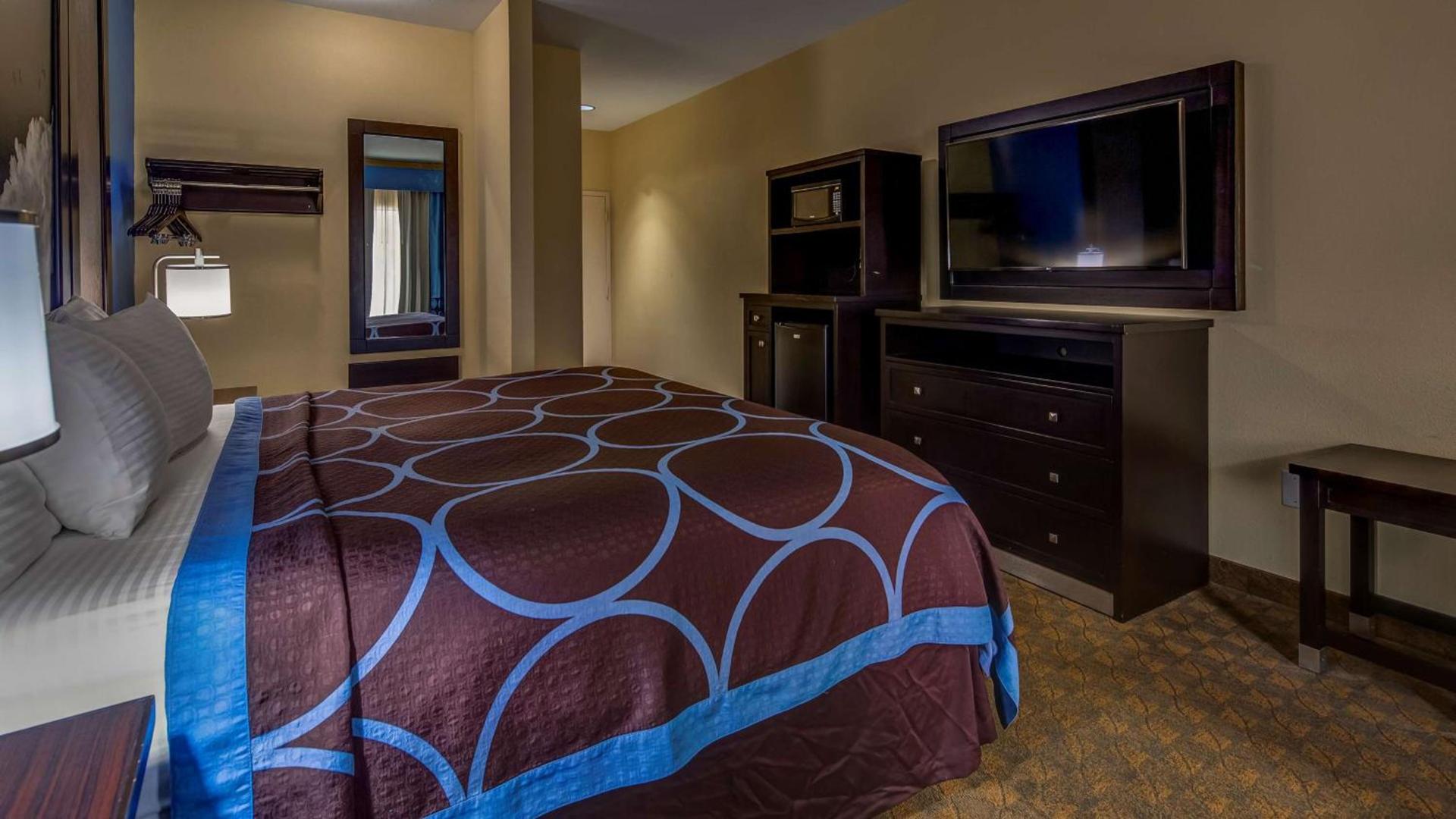 SureStay Plus Hotel by Best Western Alvin photo 12