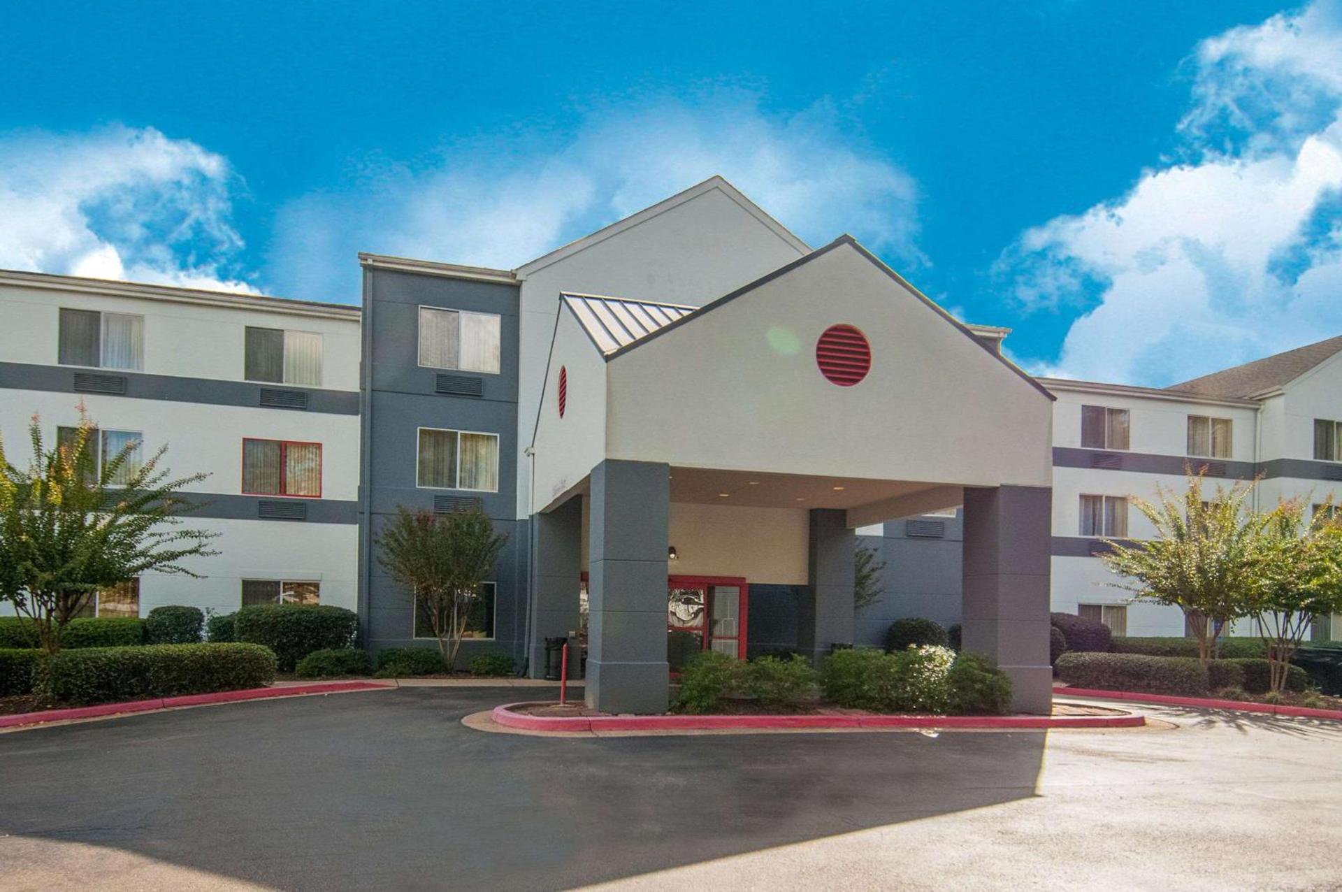 Quality Inn & Suites photo 1