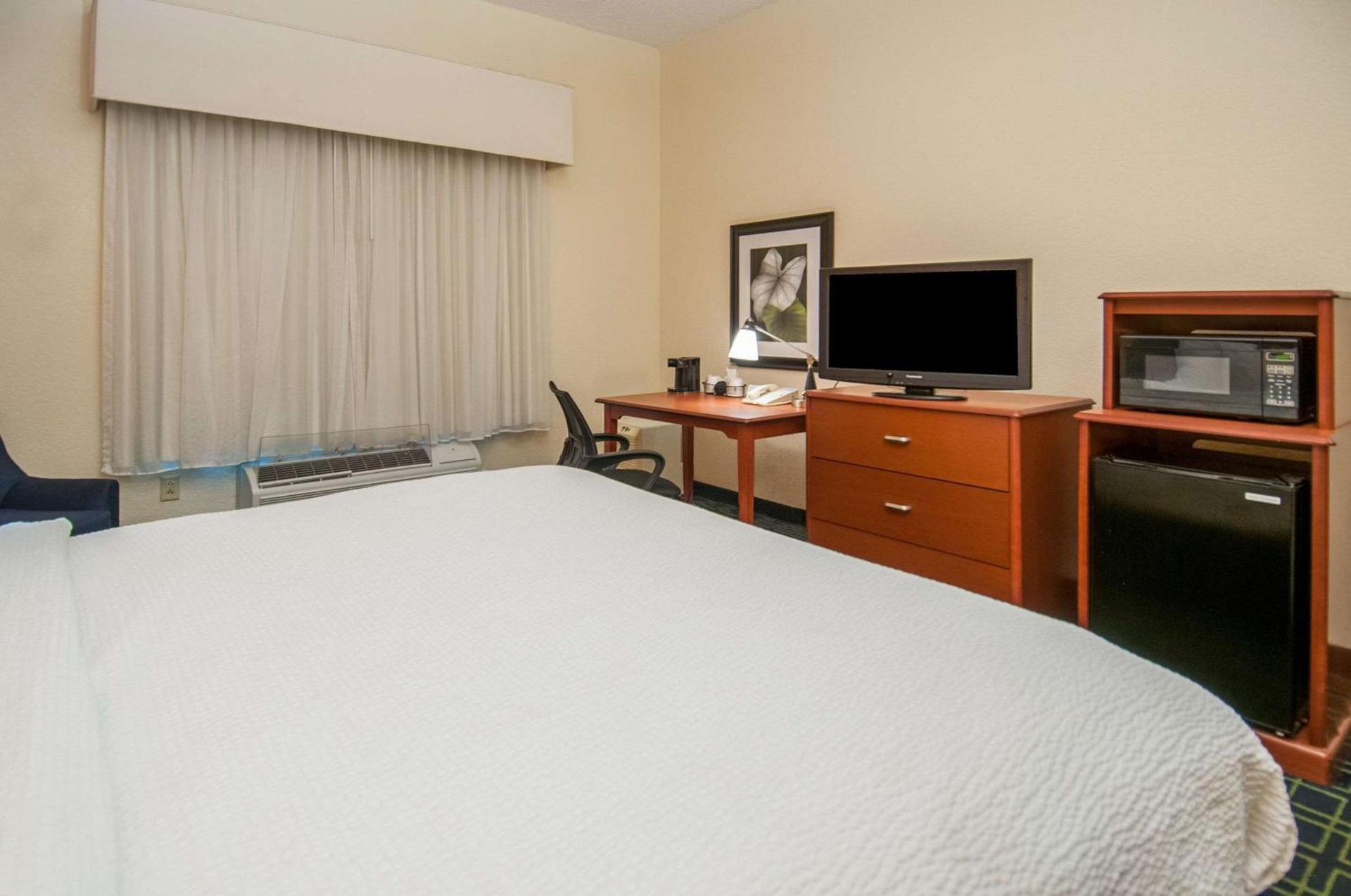 Quality Inn & Suites photo 9