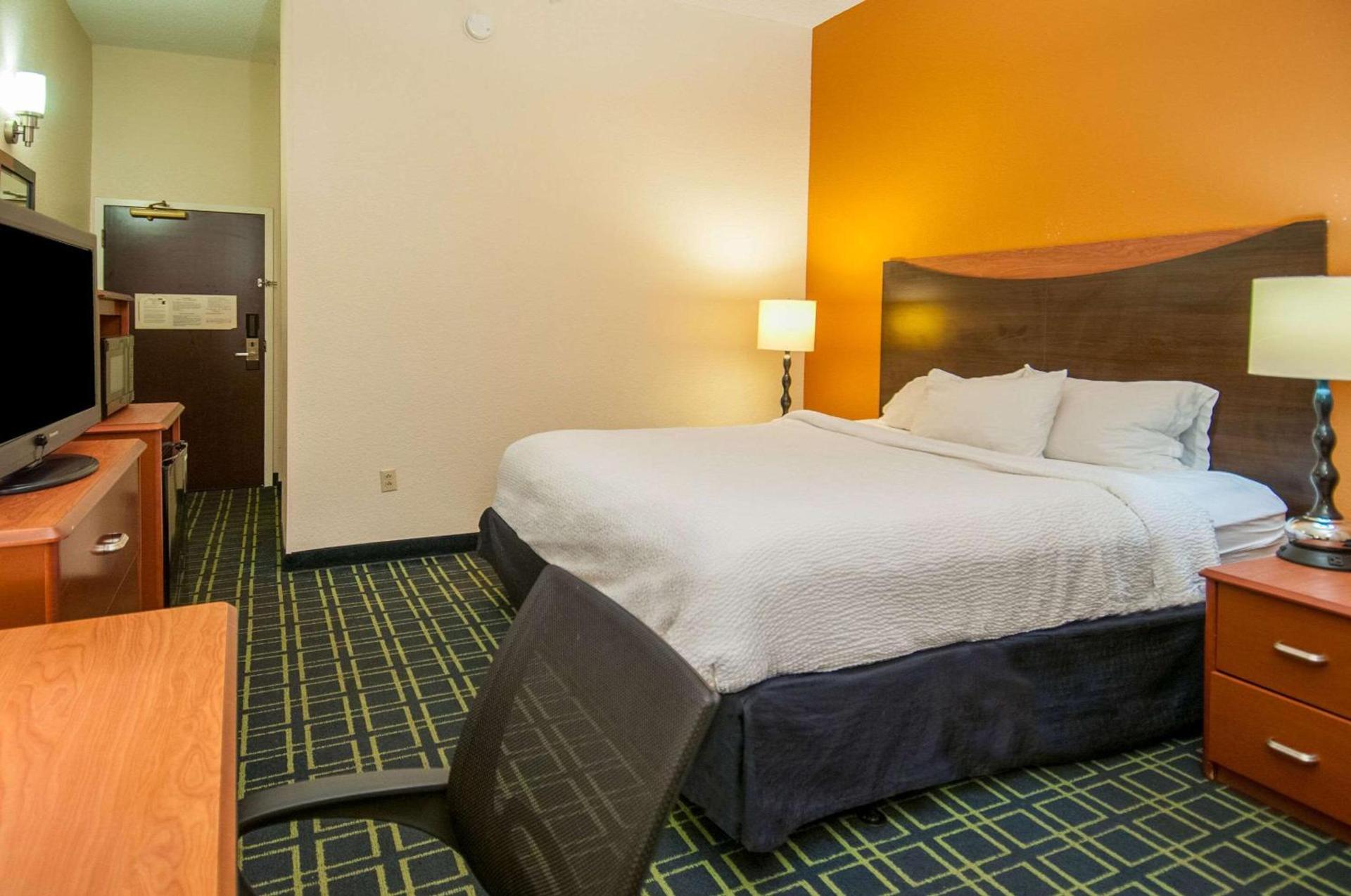 Quality Inn & Suites photo 10