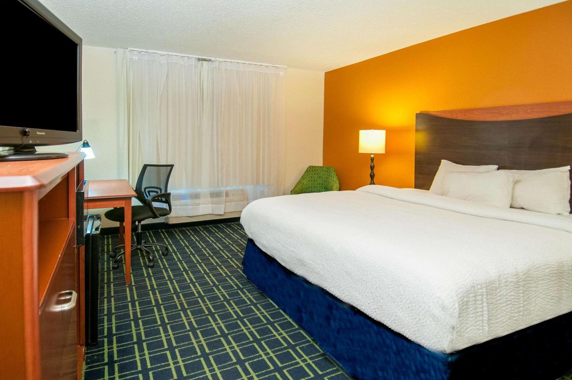 Quality Inn & Suites photo 12
