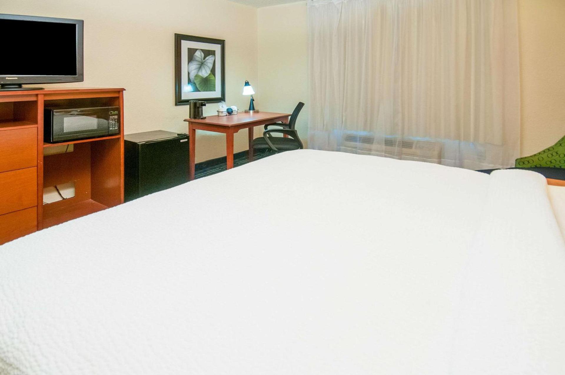 Quality Inn & Suites photo 14