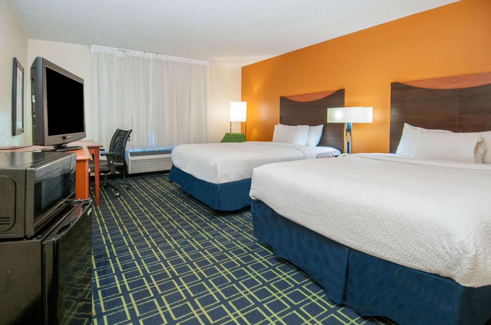 Quality Inn & Suites photo 16