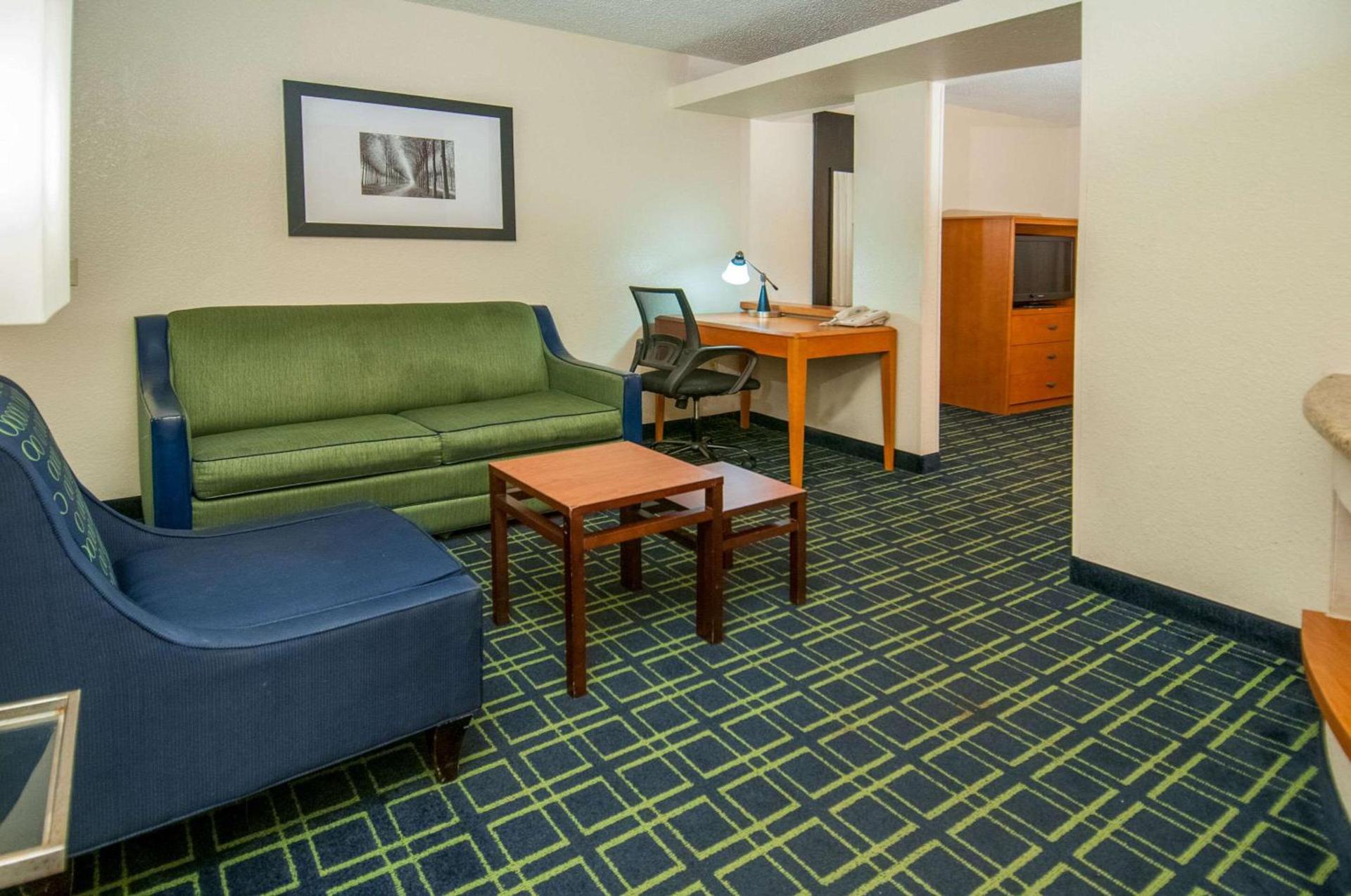Quality Inn & Suites photo 20