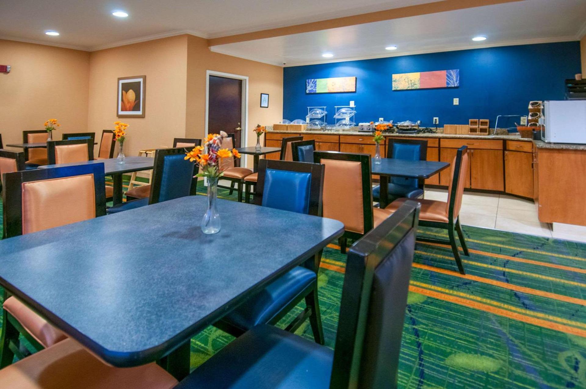 Quality Inn & Suites photo 27