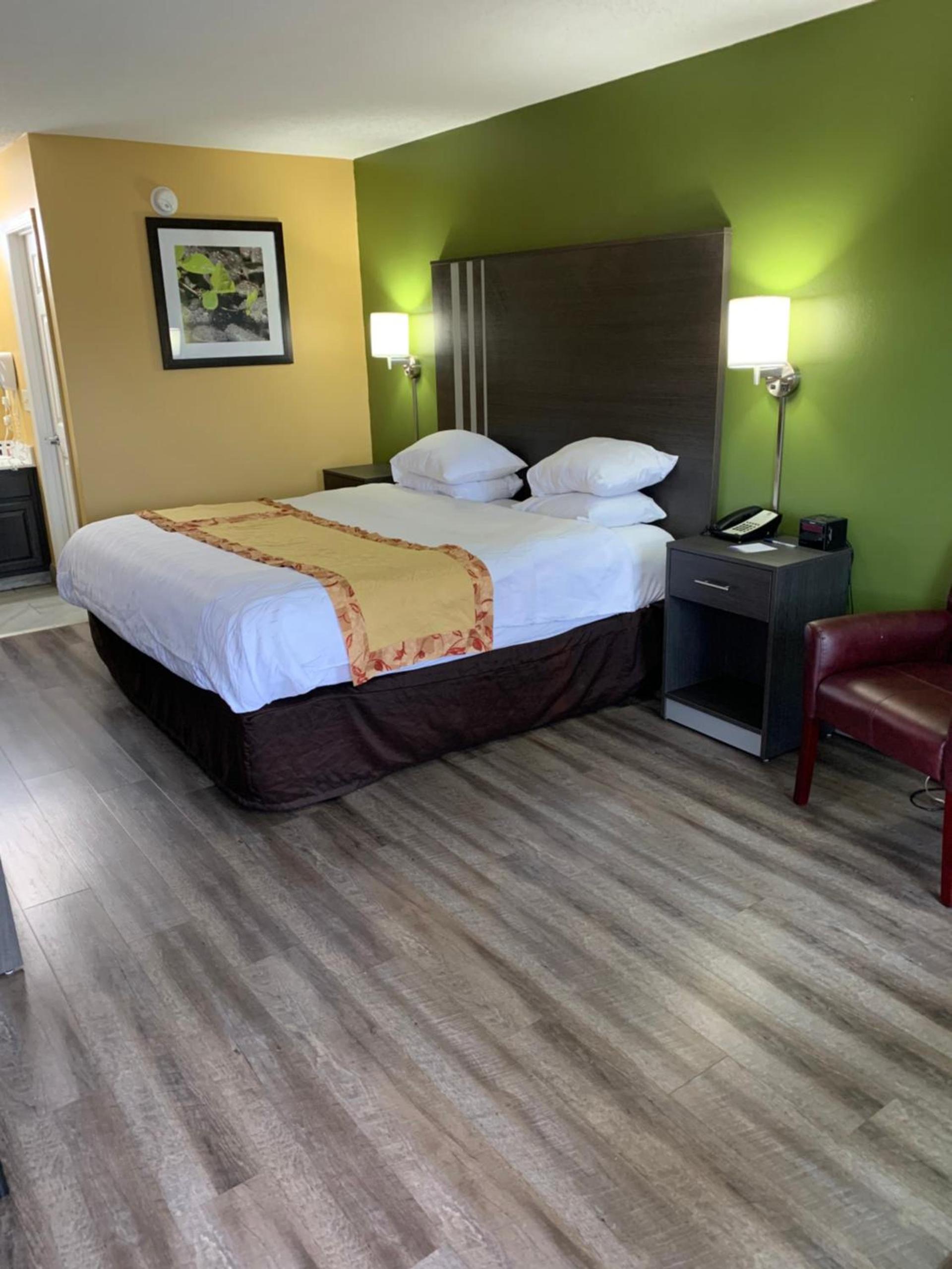 Baymont by Wyndham Selma photo 18