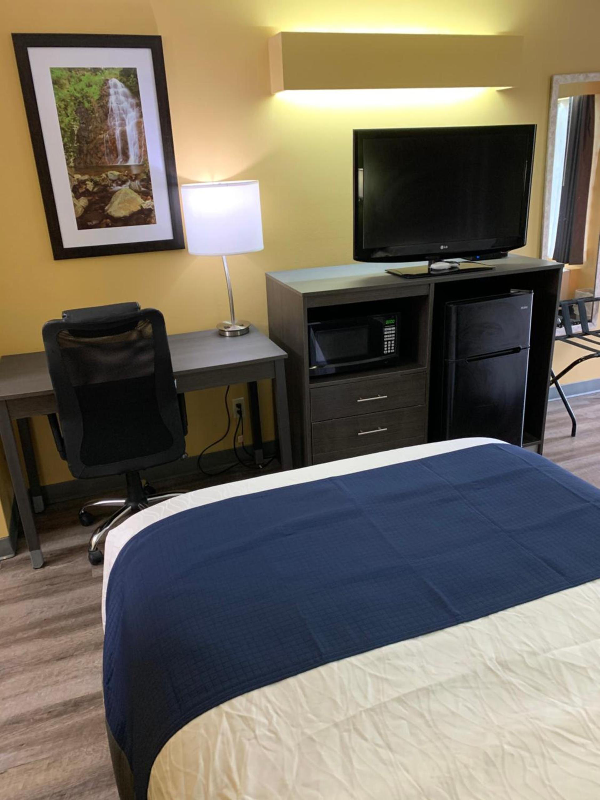 Baymont by Wyndham Selma photo 19