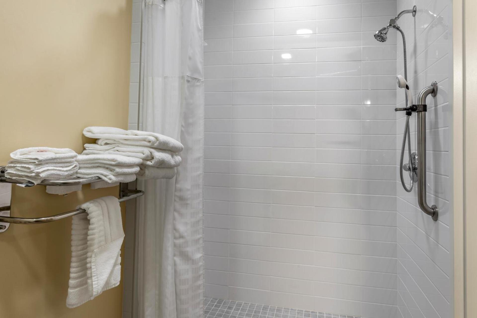 Comfort Inn Brewster photo 9