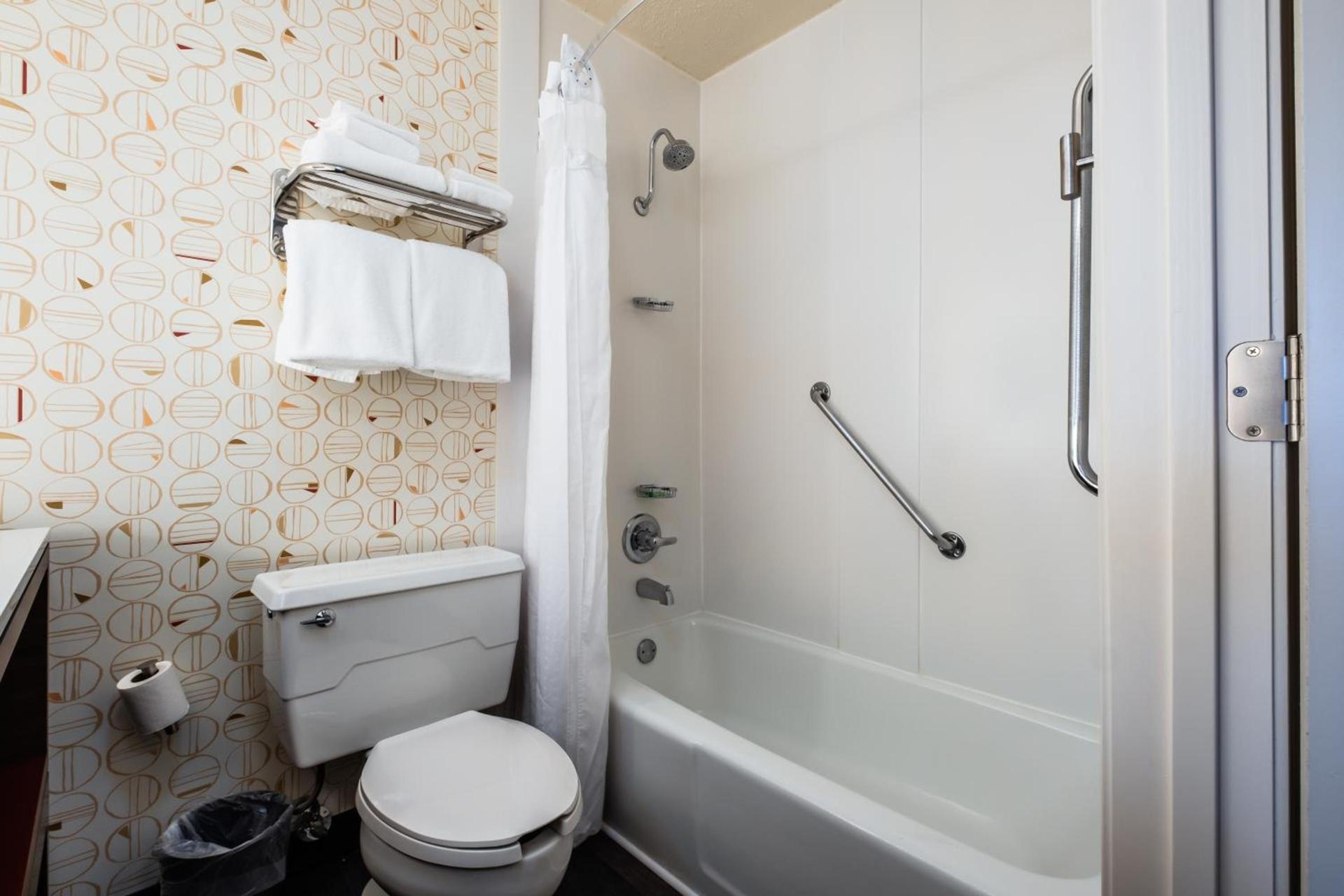 Holiday Inn Grand Haven-Spring Lake by IHG photo 3