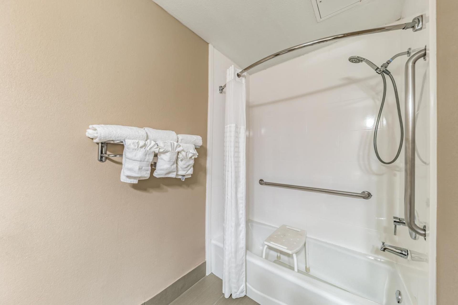 Quality Inn West Plano - Dallas photo 39