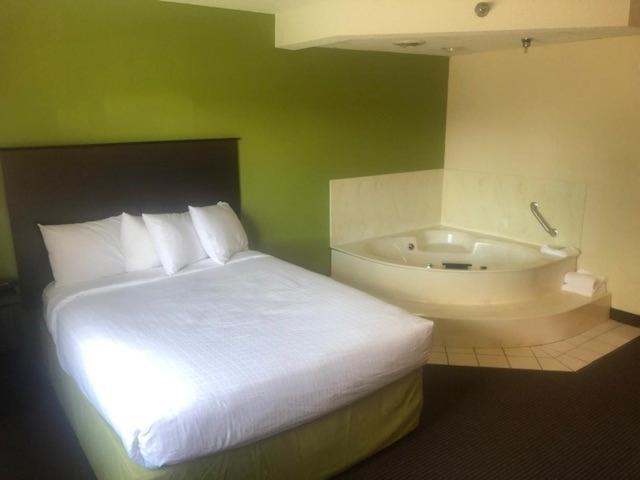 AmericInn by Wyndham Crookston U of M Crookston photo 60