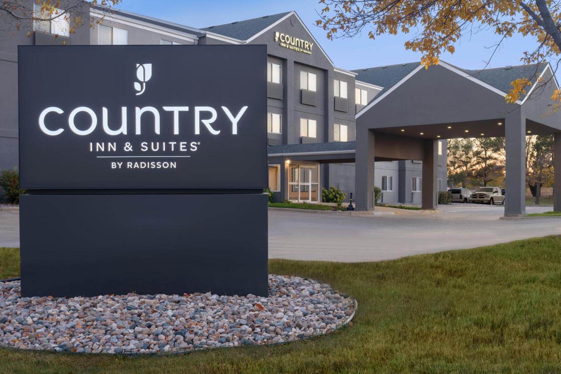 Country Inn & Suites by Radisson, Brookings photo 41