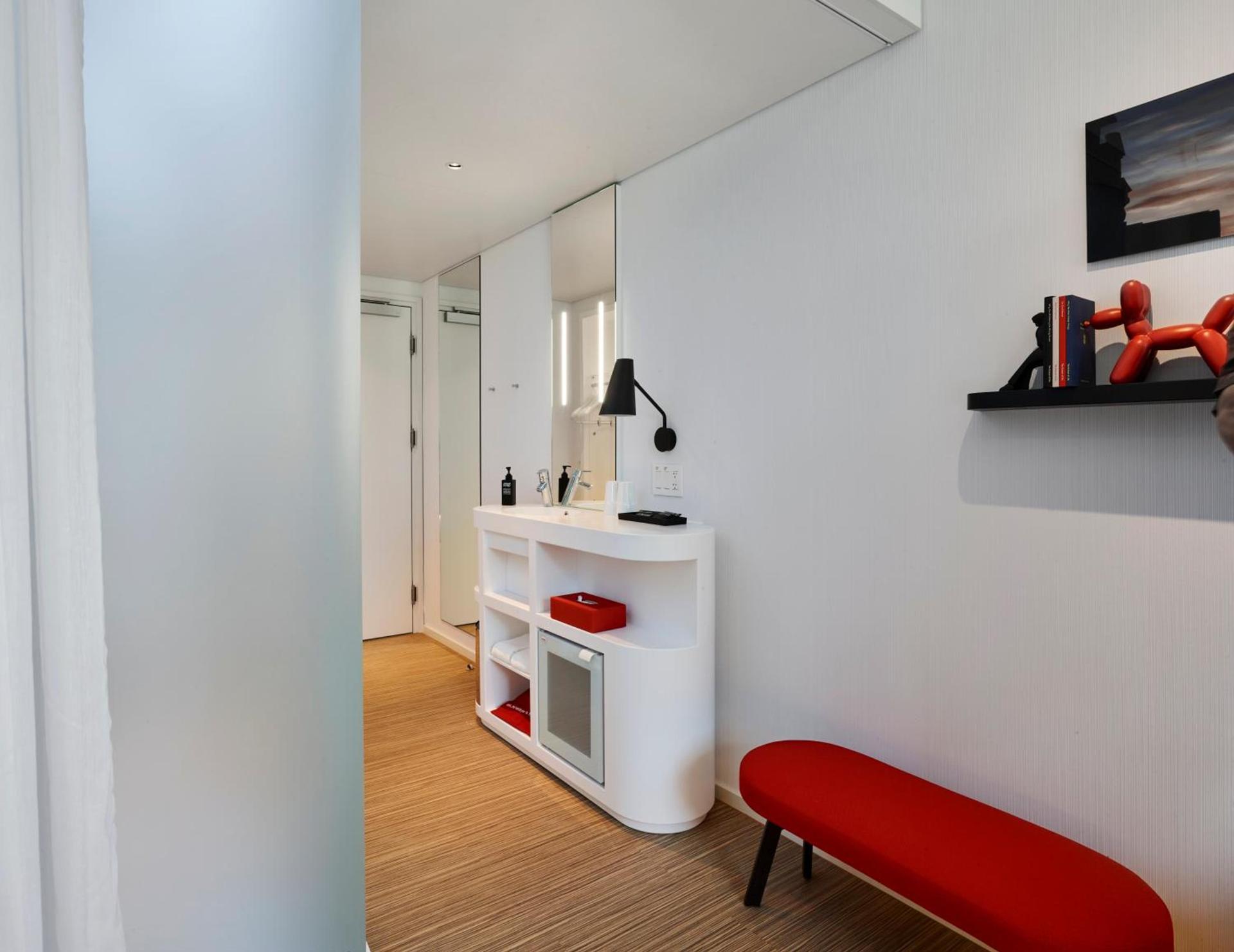 citizenM Seattle South Lake photo 17
