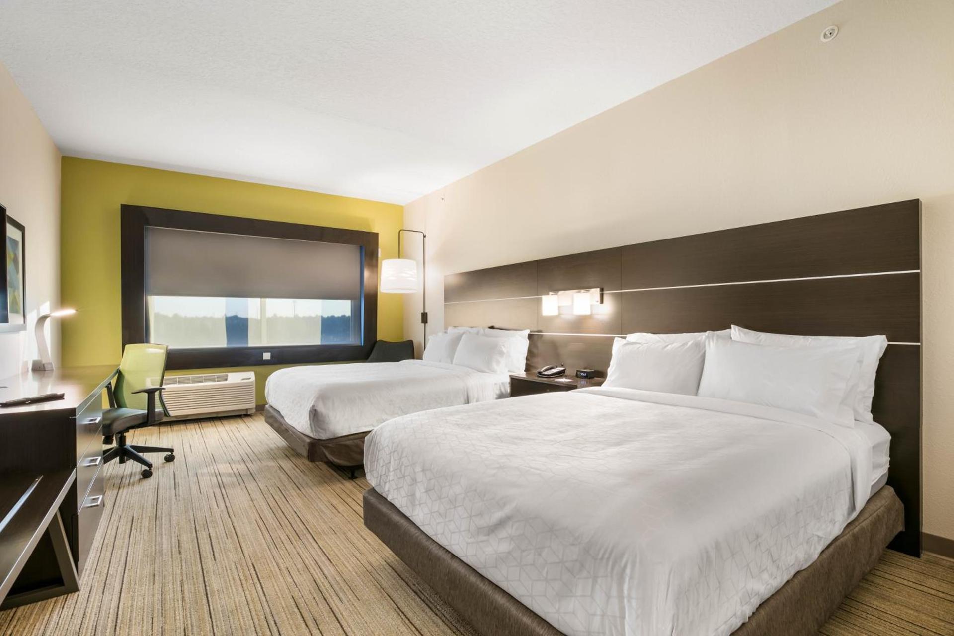 Holiday Inn Express & Suites Jacksonville - Town Center by IHG photo 2