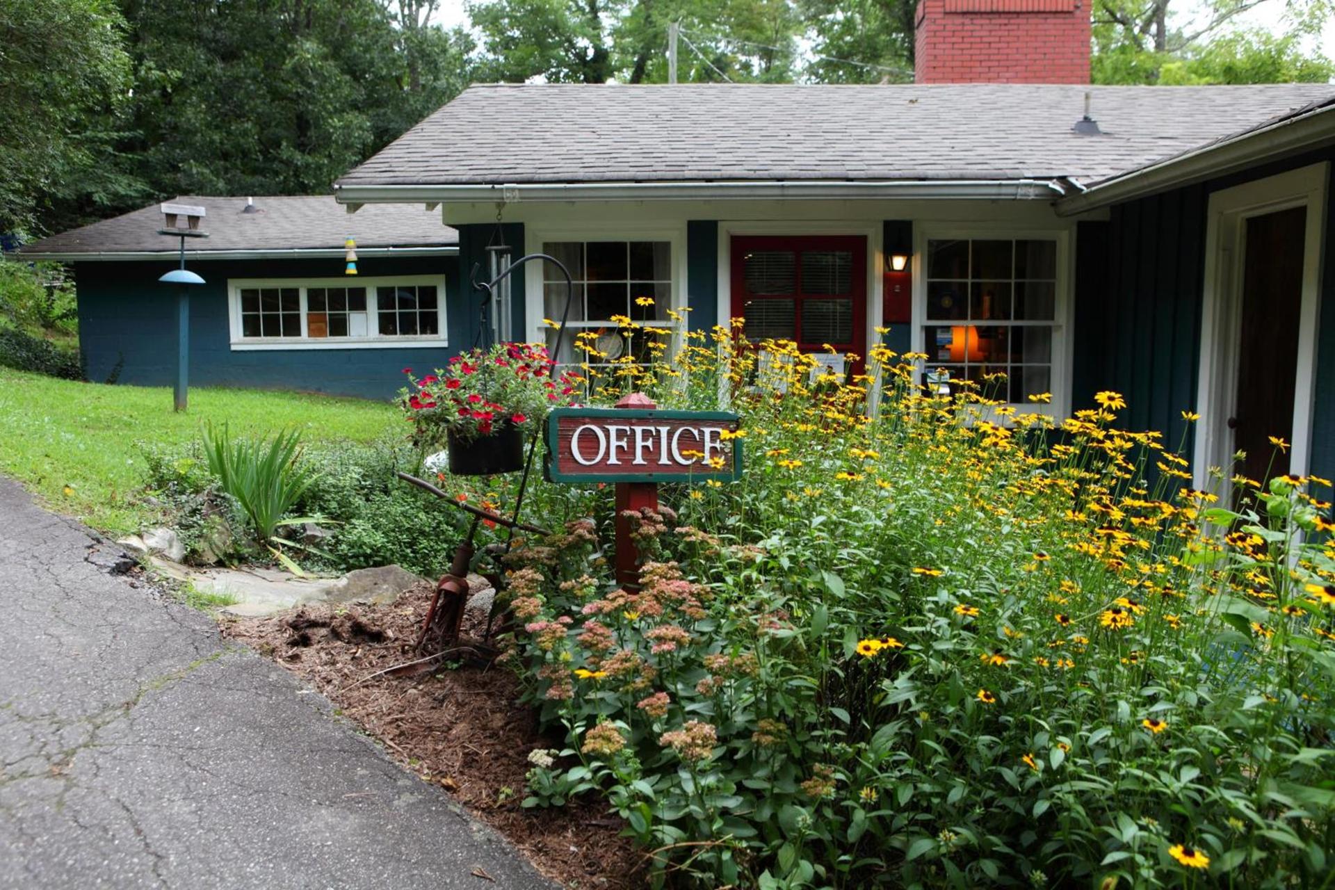The Pines Cottages photo 11