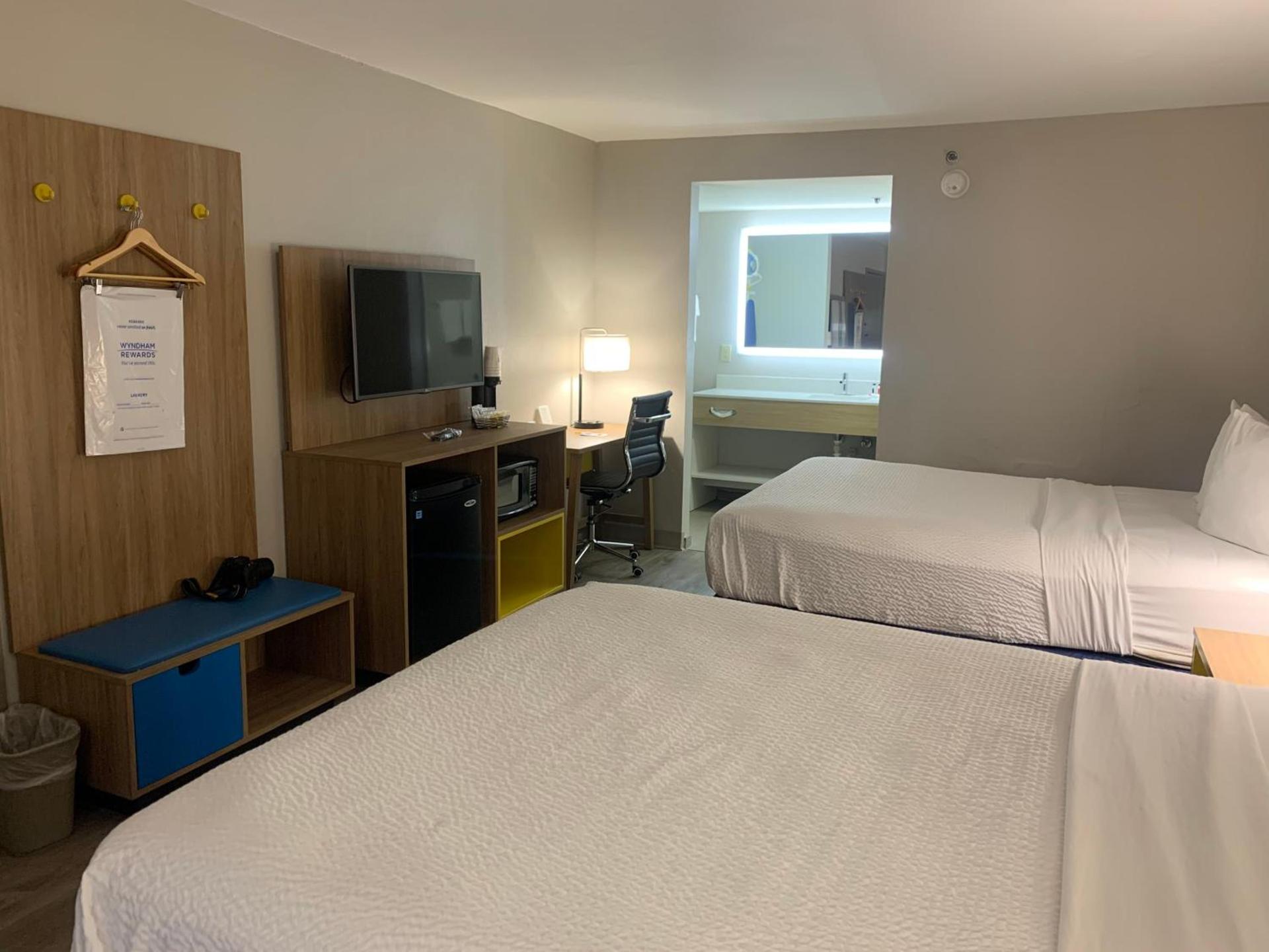 Days Inn by Wyndham Atlanta Stone Mountain photo 20