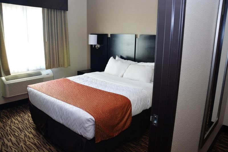Roosevelt Inn & Suites photo 9