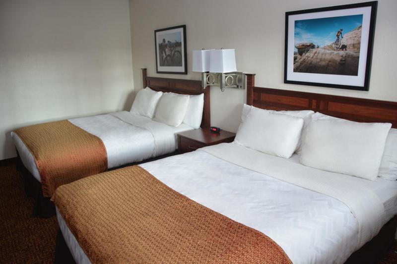 Roosevelt Inn & Suites photo 46