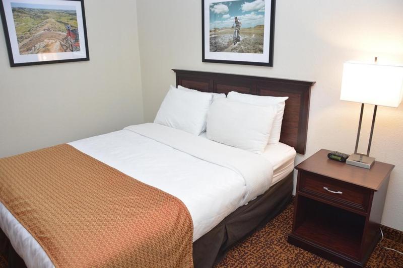 Roosevelt Inn & Suites photo 44