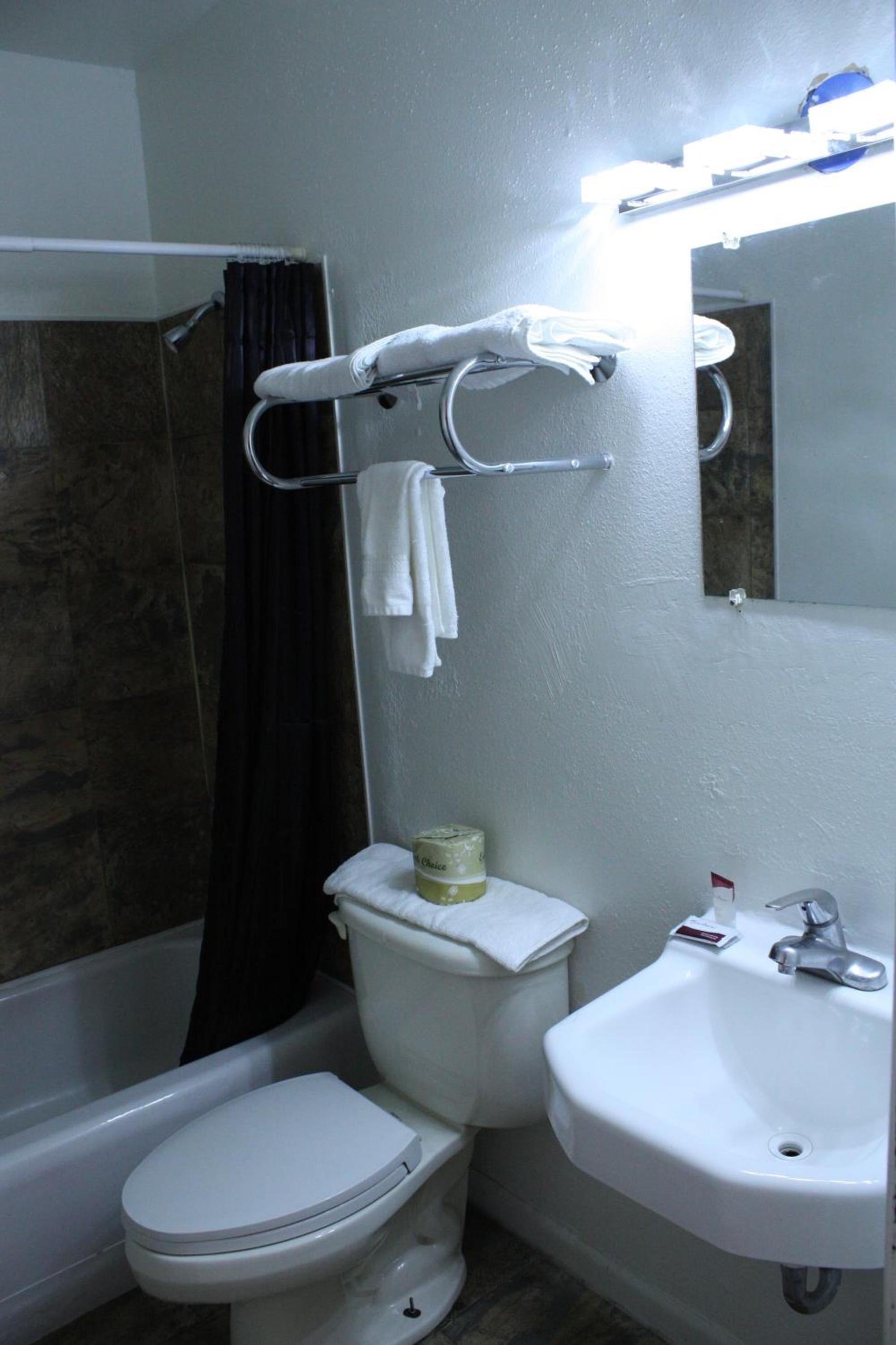 Nampa Downtown Inn photo 9