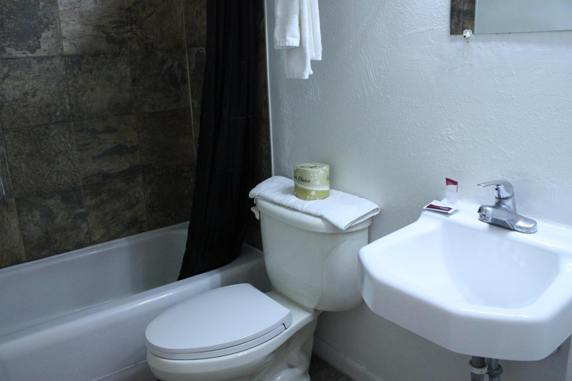 Nampa Downtown Inn photo 10